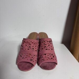American Eagle S 7 Pink suede mules with cut-out design